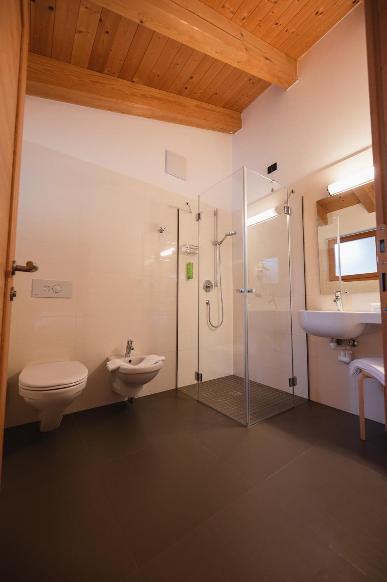 Garni Tuttotondo Otel Levico Terme Oda fotoğraf