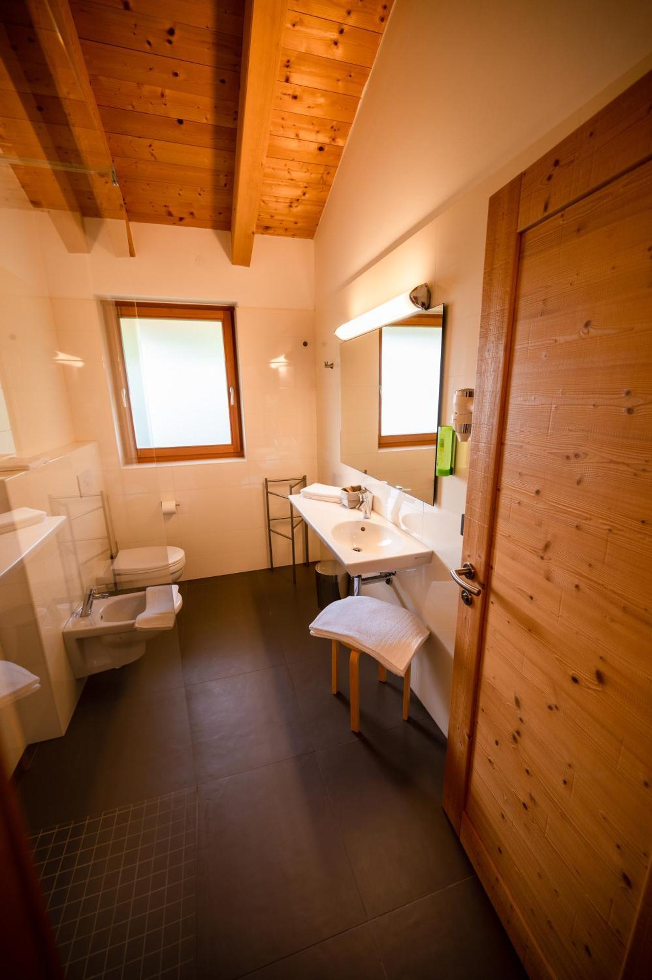 Garni Tuttotondo Otel Levico Terme Oda fotoğraf